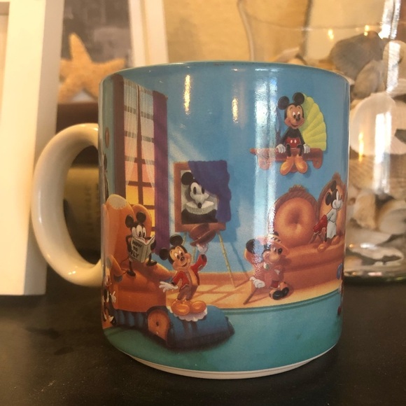 Mickey Mouse Mug Vintage Mickey through the years - Picture 1 of 8